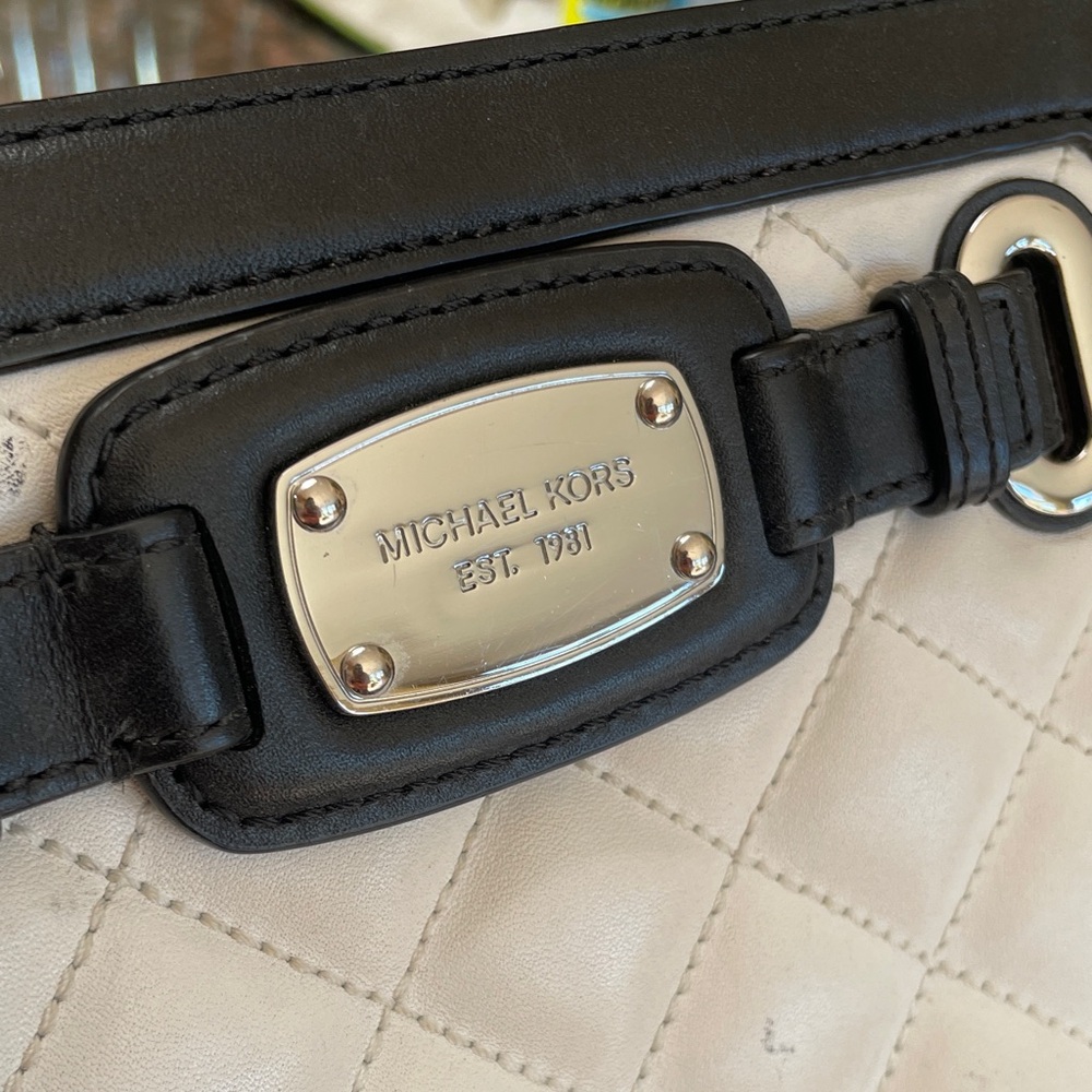 Michael Kors Hamilton Black and White Quilted Women's Crossbody Bag - Picture 4 of 16